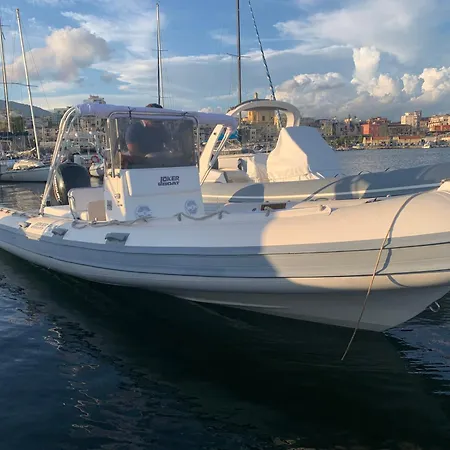 Tower Boat Hotel en barco *